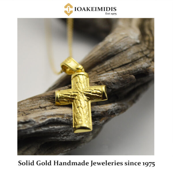 Cross made by Solid Gold s.15
