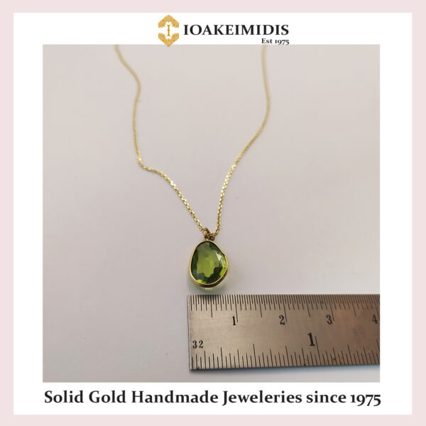 Peridot gemstone gold pendant